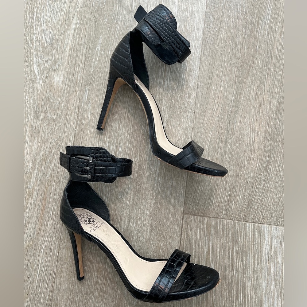 VINCE CAMUTO STILETTO SANDALS